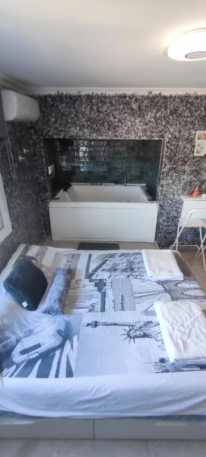 Latorre Jacuzzi Jerez Apartment Jerez de la Frontera Luaran gambar